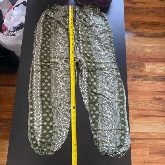 White Lotus Green and White Bohemian Print Tie Knot Elastic Pants with Pockets - Picture 10 of 13